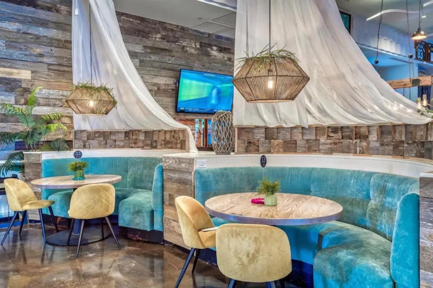 5 Star Resort 2Br 2 Bath King Suite Shuttle Pools Across From Beach 2208 Destin Exterior photo